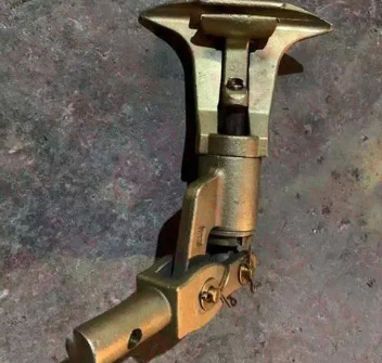 猴車抱索器鍛造與鑄造的區(qū)別 猴車抱索器鍛造與鑄造的區(qū)別